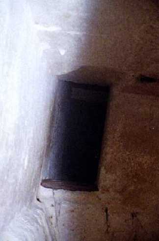 fb000555.jpg