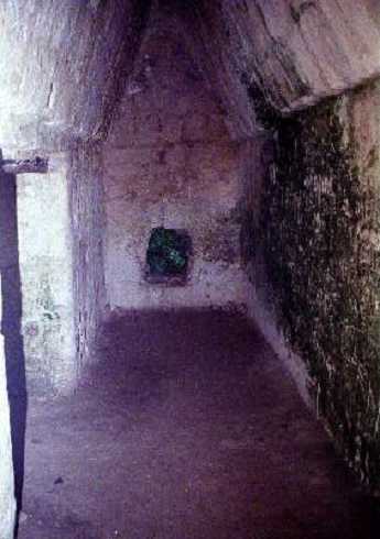 fb000558.jpg